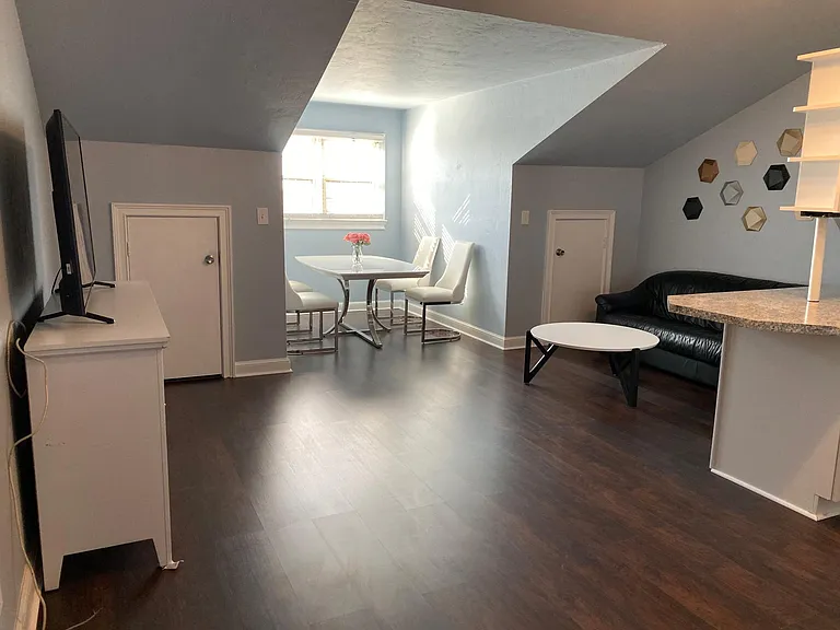 235 E Virginia St #2 — Photo 6