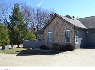 3996 Villas Dr, Stow, OH 44224