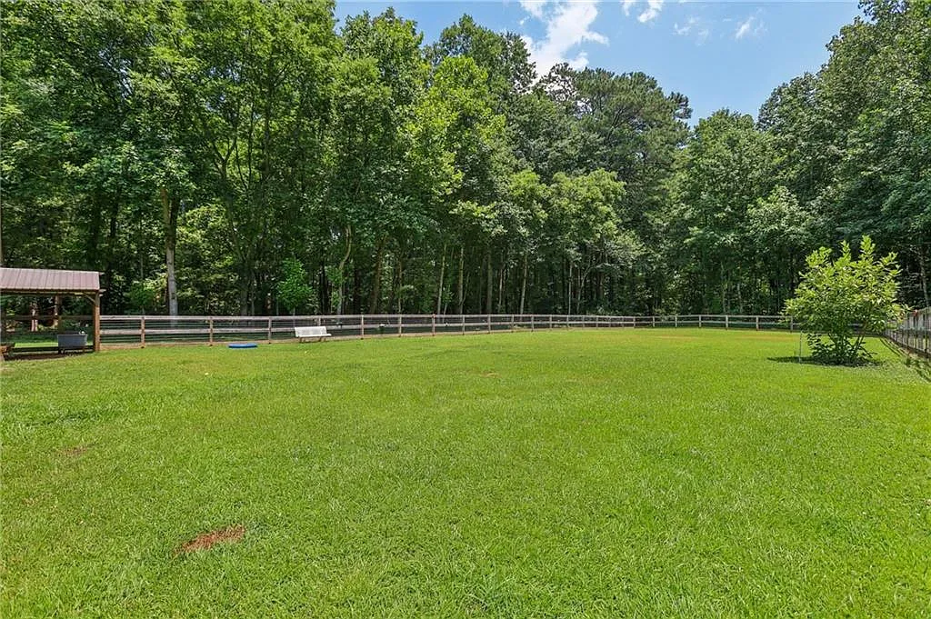4 bed, 3.5 bath, 4522 sqft, $3,800 — Photo 3