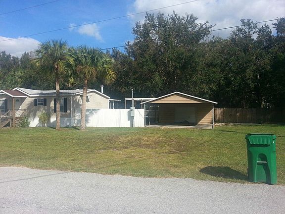 3rd image of 5911 Cedar Lake Dr