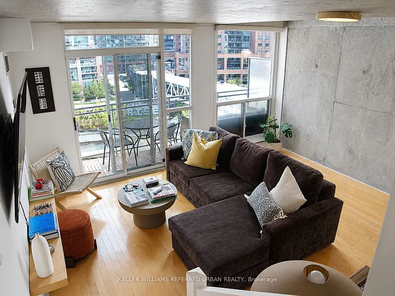 1029 King St W #805 — Photo 9