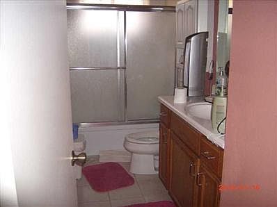 4th image of 4841 E Pine Ave