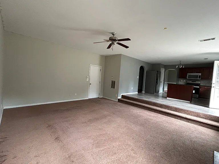 1040 Baltic Way — Photo 6