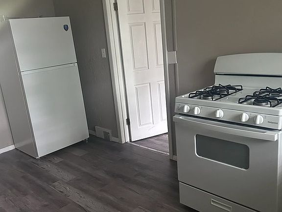 3rd image of 810 Thayer St APT 1