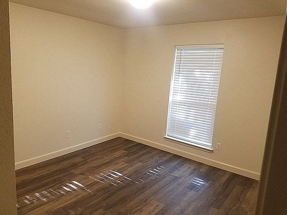 5th image of 333 Dogwood Dr