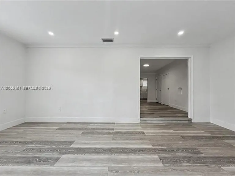 228 NW 39th St #228 — Photo 4