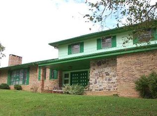 172 Riverside Dr, Pennington Gap, VA 24277