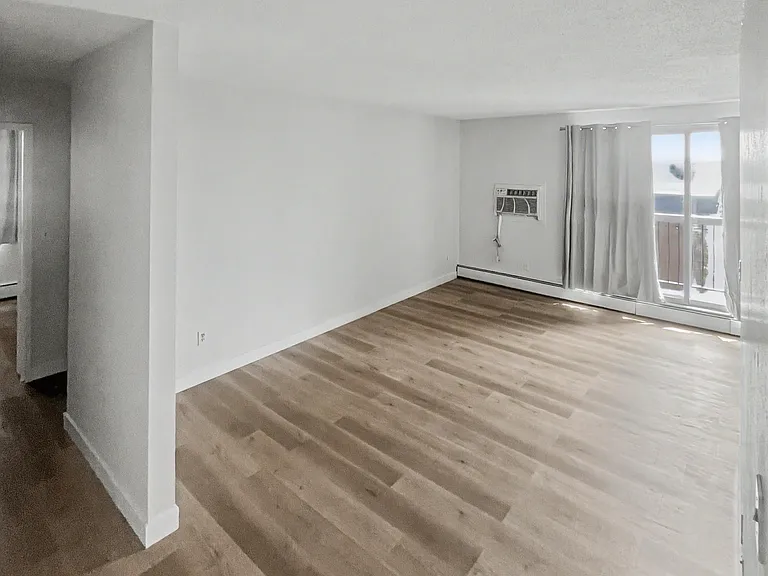 45 Kleisinger Cres — Photo 6