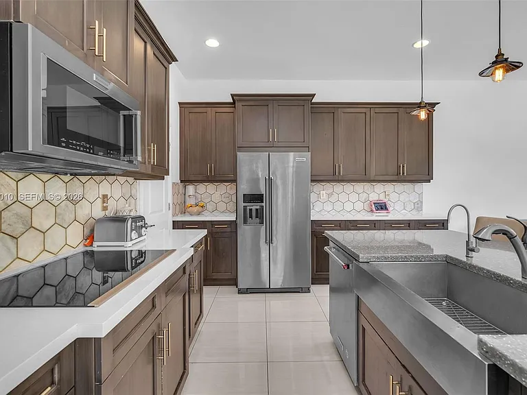 865 SW 113th Ln — Photo 5