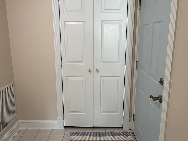 908 Resort Cir #201 — Photo 1