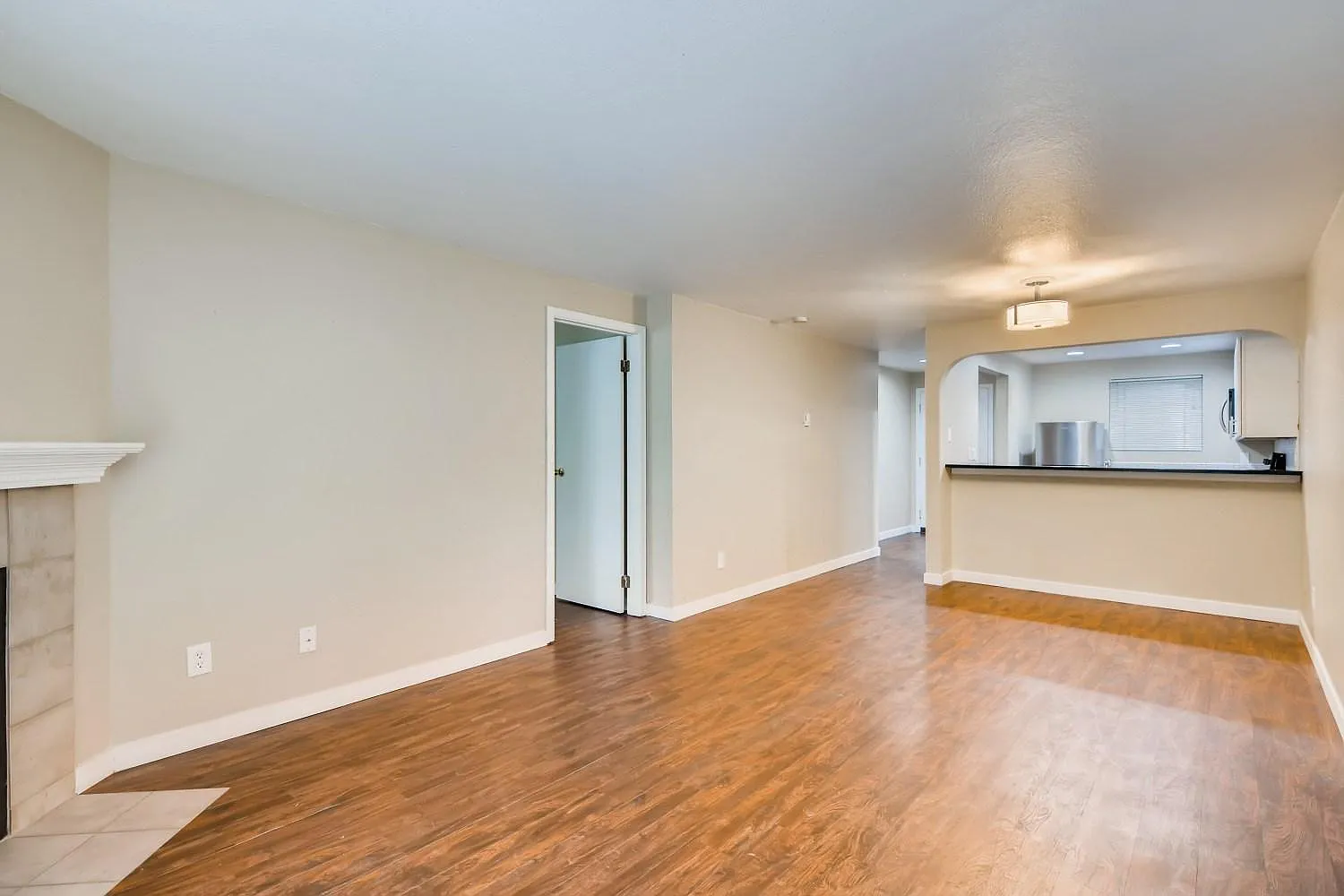 2 bed, 856 sqft, $2,600 — Photo 2