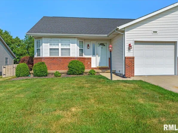 1202 Ptarmigan Dr, Chatham, IL 62629