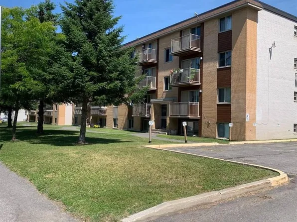 985 Cartier Blvd #6, Hawkesbury, ON K6A 2Y4