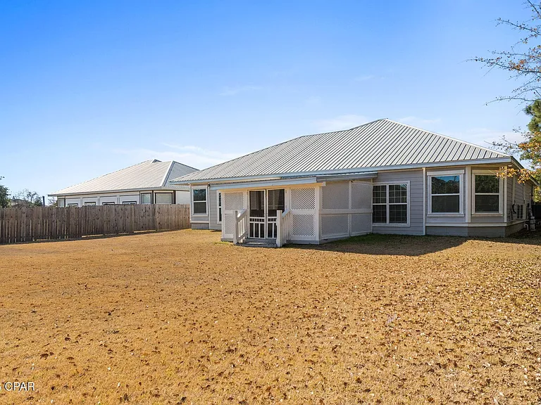 1041 Plantation Dr — Photo 17