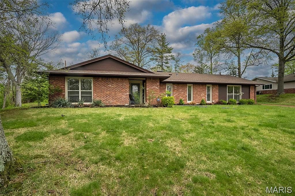 11 Steeple Hill Ln, Ballwin, MO 63011 | Zillow