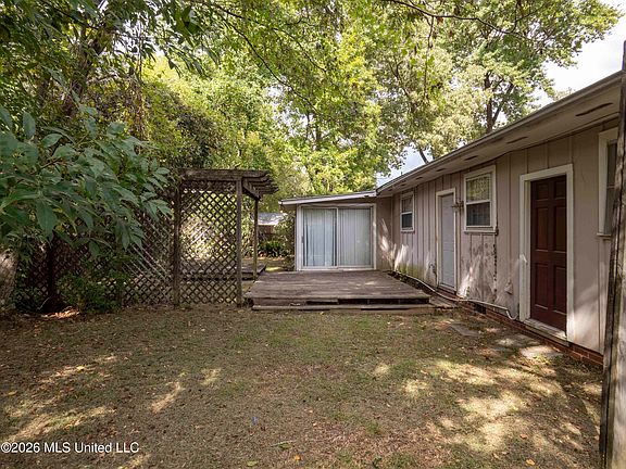 3rd image of 4521 Ridgewood Rd
