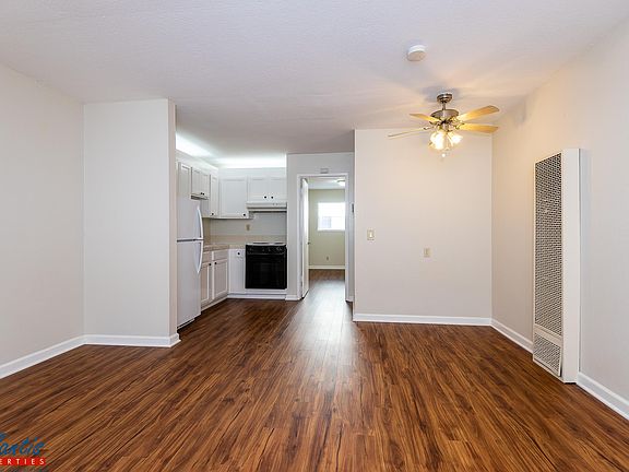 2nd image of 520 Hawthorn Ave