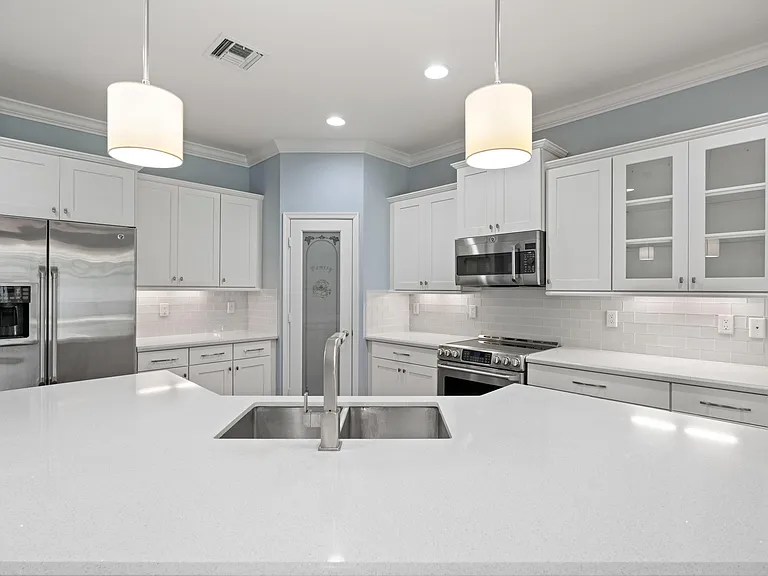 7018 Limestone Cay Rd — Photo 10