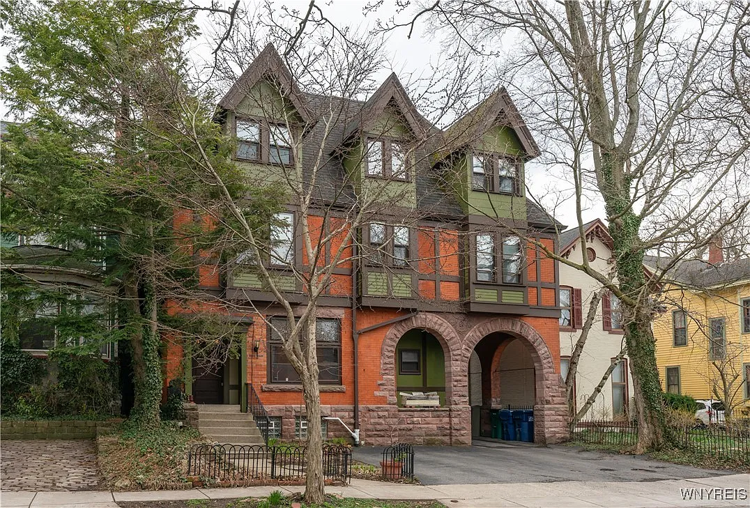 59 Irving Pl photo 1