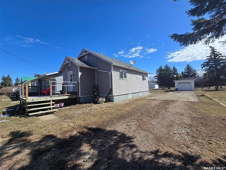 1st image of 917 Qu'Appelle STREET