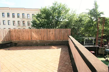 Rented by R New York