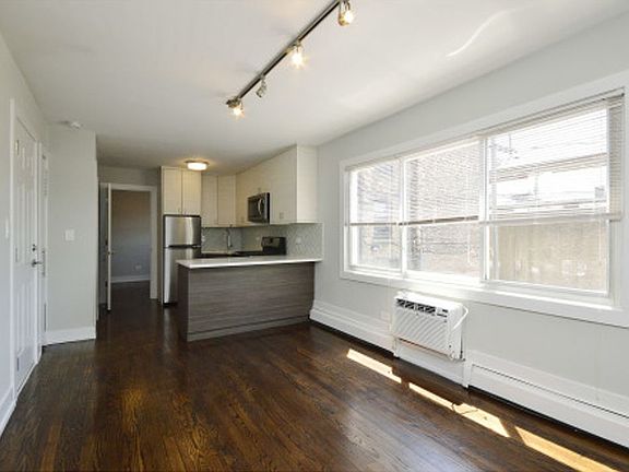 2nd image of 5960 N Winthrop Ave #4