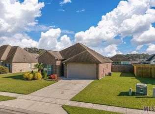 17656 Hoods Ridge Dr, Prairieville, LA 70769