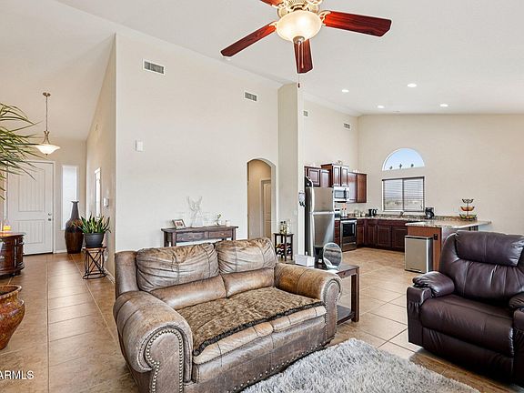 5th image of 29937 W TAYLOR Street