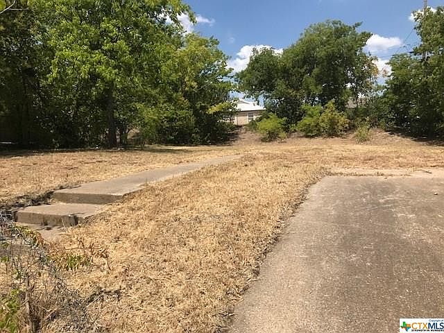 1st image of 2704 Hillside Dr