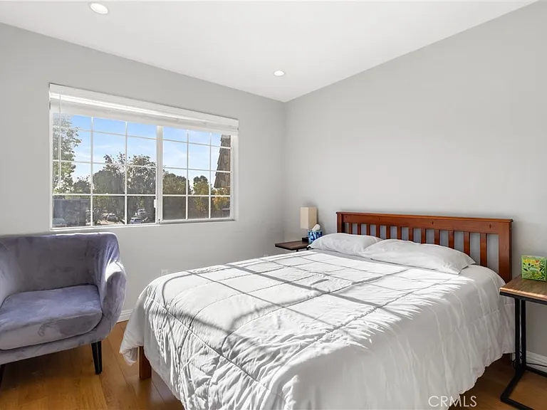 19124 Hamlin St #5 — Photo 17