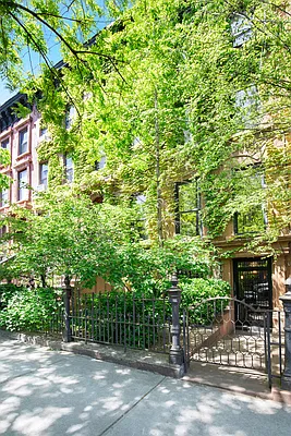 Rented by Compass | media 81