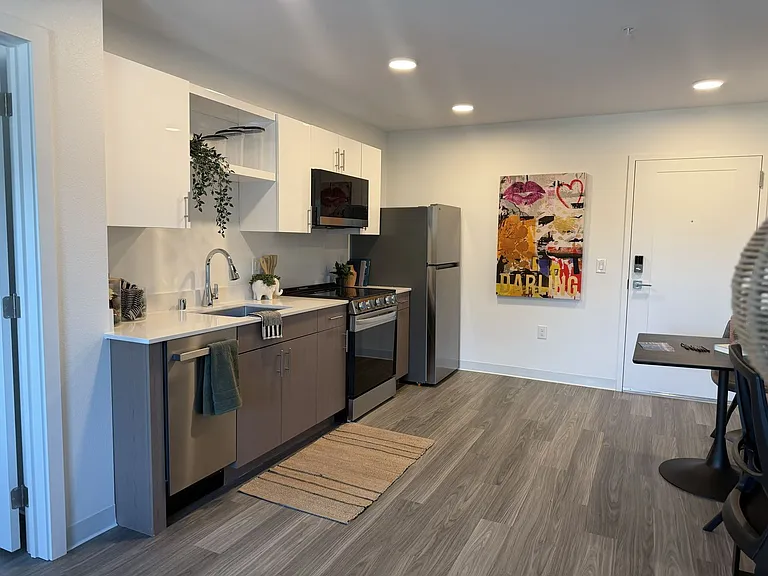 Comfortable Affordable 580 SqFt 1 Bed, 1 Bath - shareWESTSIDE Las Vegas — Photo 20