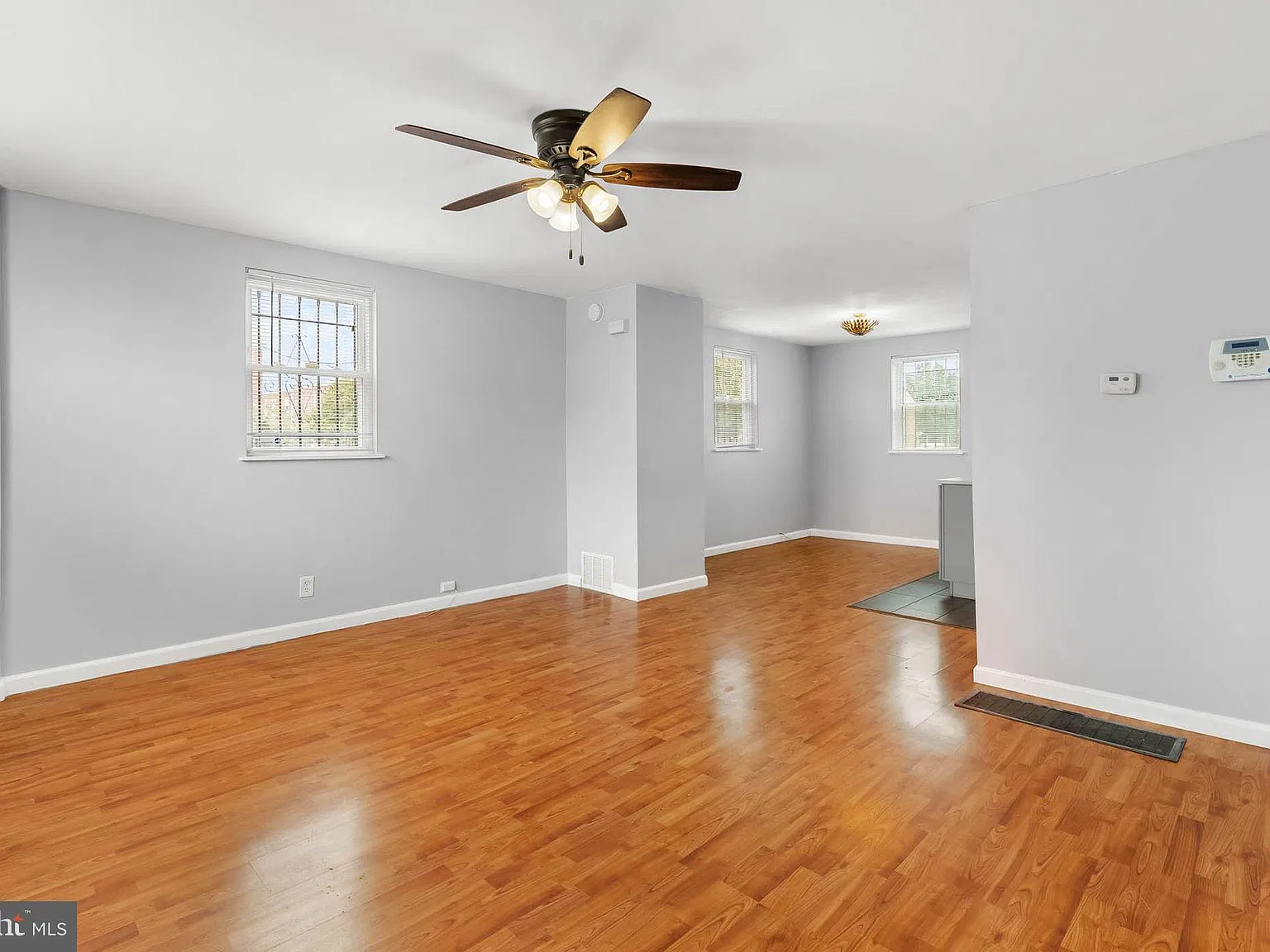 3 bed, 1.5 bath, 1120 sqft, $1,850 — Photo 4