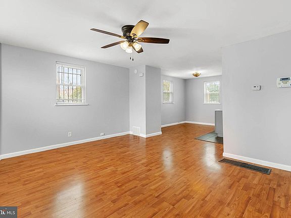 4th image of 1801 S 29th St