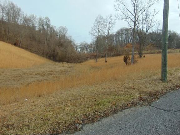 5th image of 422 Olinger Dr