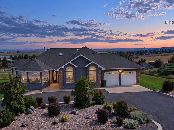 2nd image of 706 Knight Dr