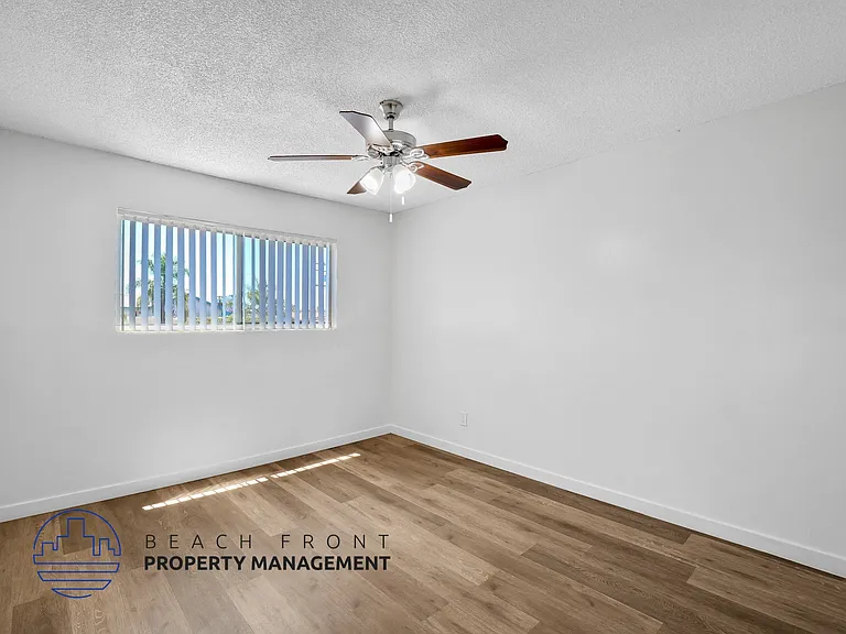 1525 Pine Ave. — Photo 18