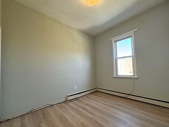 4th image of 115 Lackawanna Ave