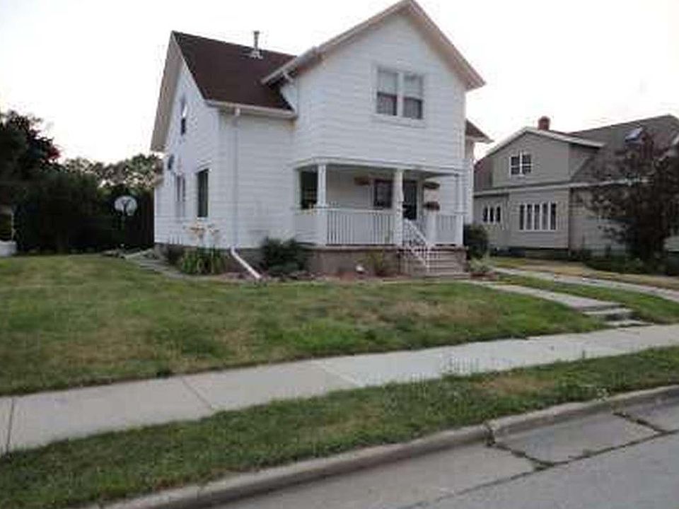 Huge Yard, Huge Garage