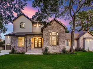 9015 Manhattan Dr, Houston, TX 77096
