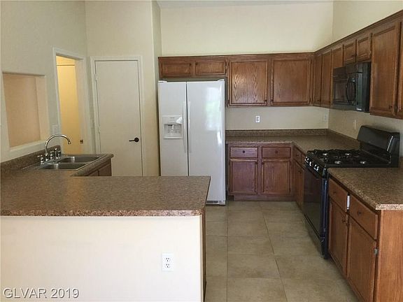 3rd image of 1039 Oak Shade Ln