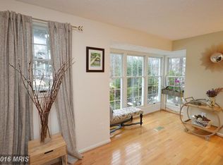 1518 Twisted Oak Dr, Reston, VA 20194