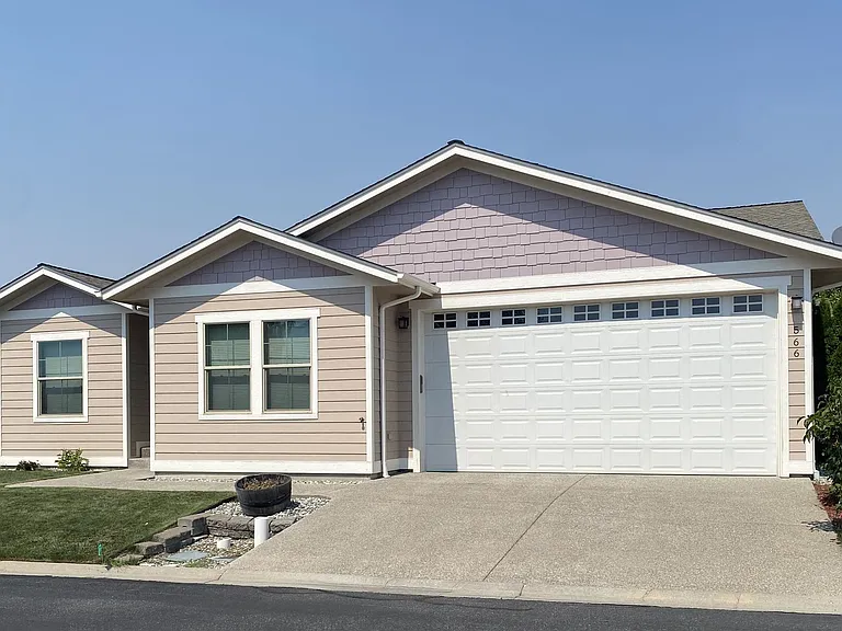 566 Village Dr — Photo 2