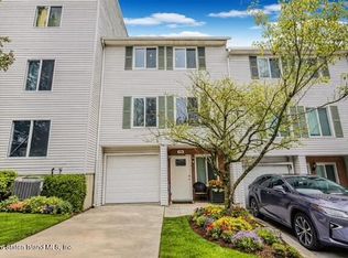 174 Ilyssa Way, Staten Island, NY 10312