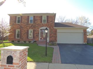 300 Brighton Bay, Roselle, IL 60172
