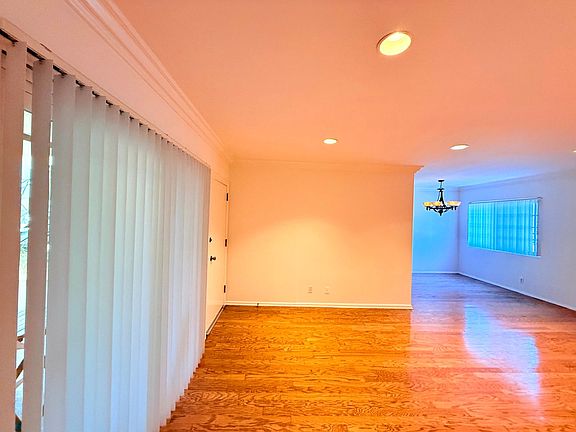 4th image of 8130 Norton Ave #8