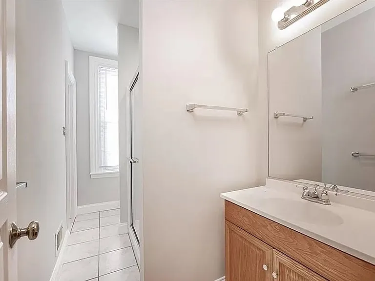 513 S Laurel St — Photo 18