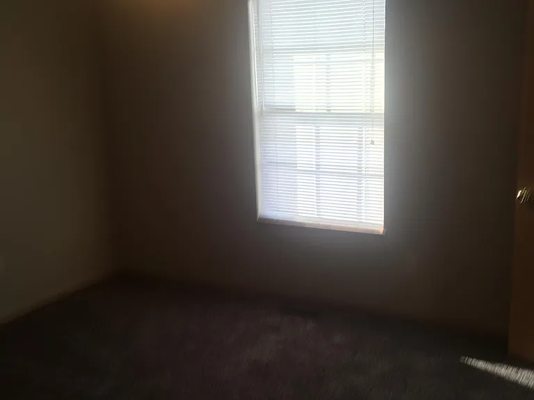 1240 N Iron Horse Dr — Photo 10