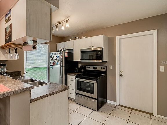 4th image of 1100 Lowry Ave Unit 41