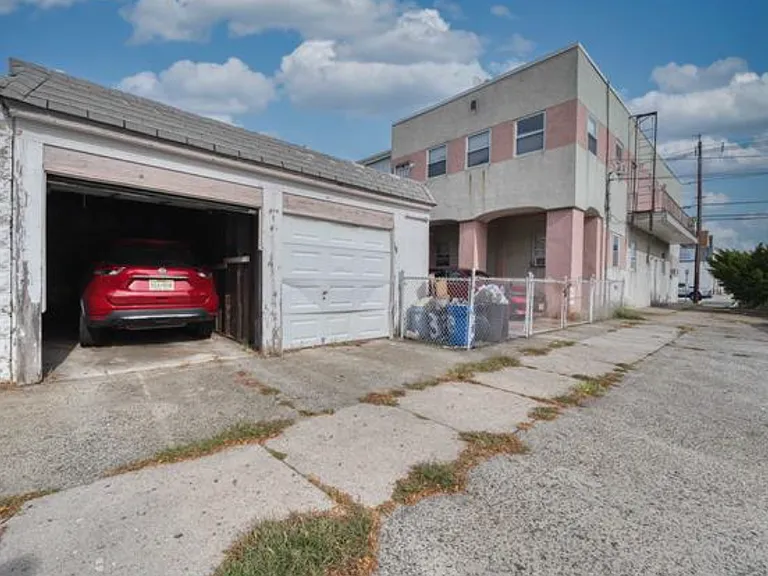233 Avenue B #1R — Photo 11